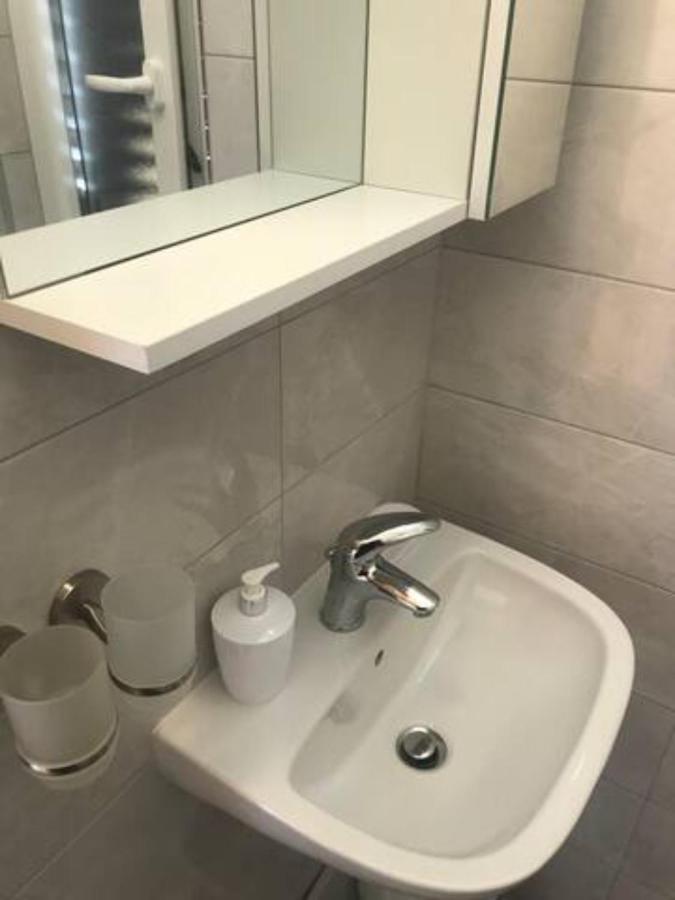 App Anita Apartment Premantura Ngoại thất bức ảnh